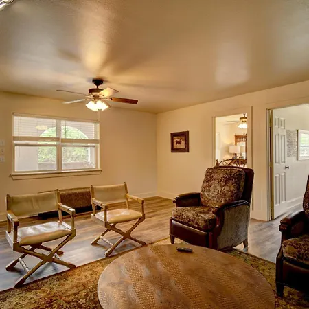 Casa Blanca In Texas Hill Country Villa Ingram Room photo