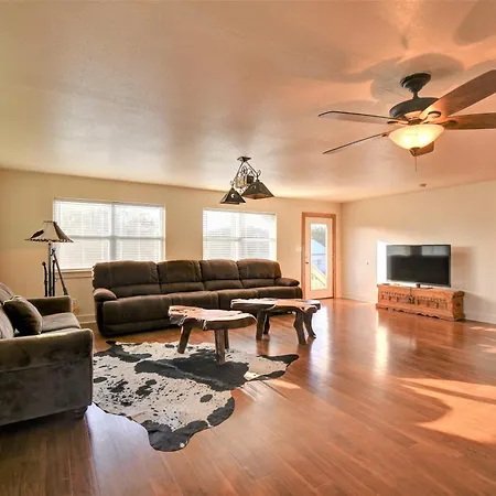 Casa Blanca In Texas Hill Country Villa Ingram Room photo