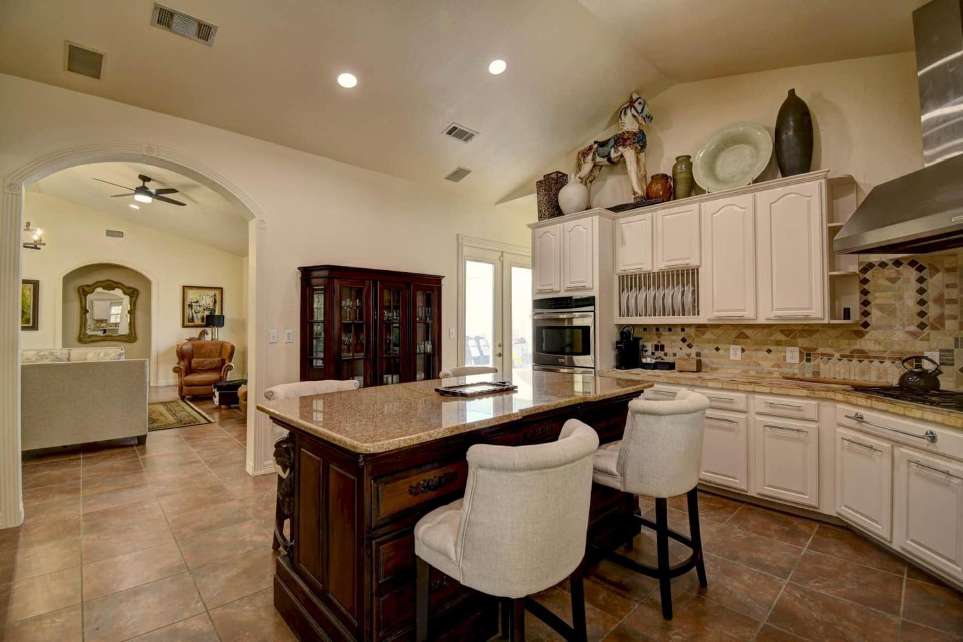 Casa Blanca In Texas Hill Country *